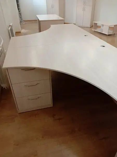 Рабочий стол в кабинет фото №1 Рабочий стол в кабинет stol-v-kabinet-2 - фото 1