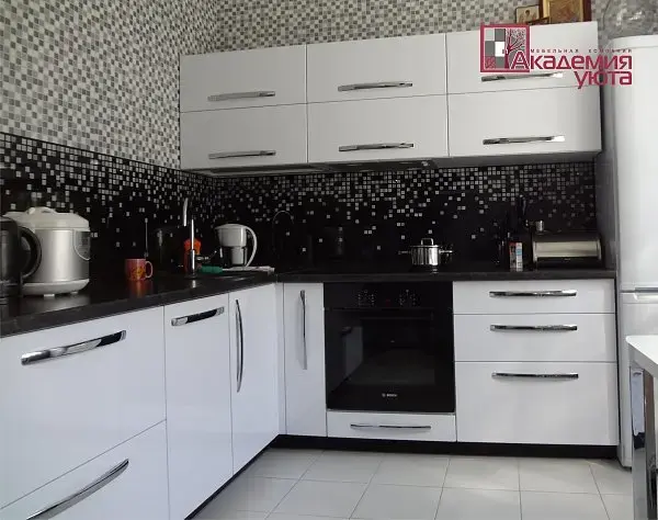 Белый кухонный гарнитур 013 фото №1 Белый кухонный гарнитур 013 kukhnya-013 - фото 1