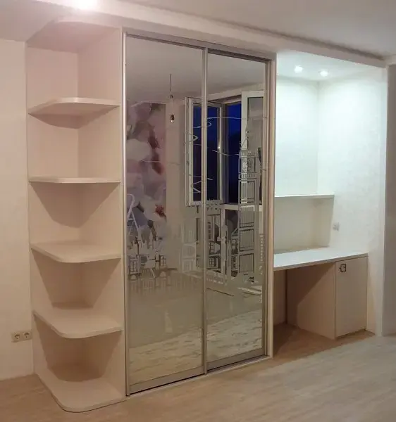 Шкаф купе с зеркалом 133 фото №1 Шкаф купе с зеркалом 133 shkaf-133 - фото 1